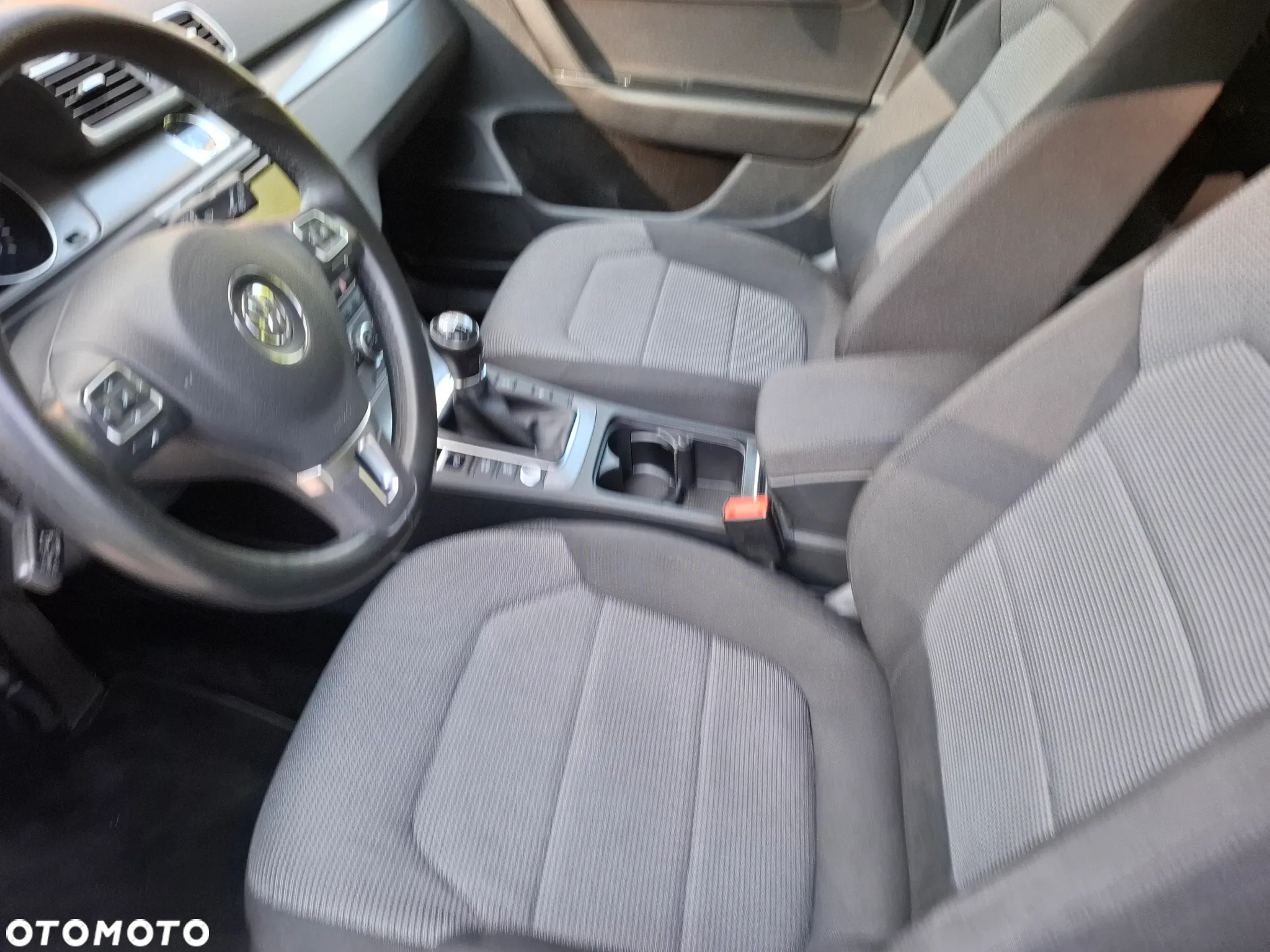 Volkswagen Passat 2.0 TDI Comfortline - 12