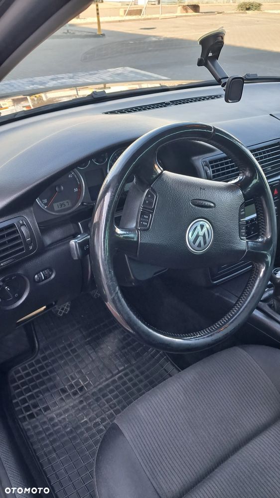 Volkswagen Passat - 19