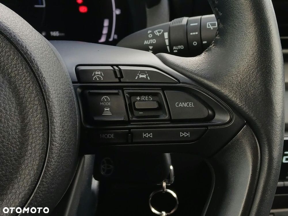 Toyota Yaris Hybrid 1.5 Style - 27
