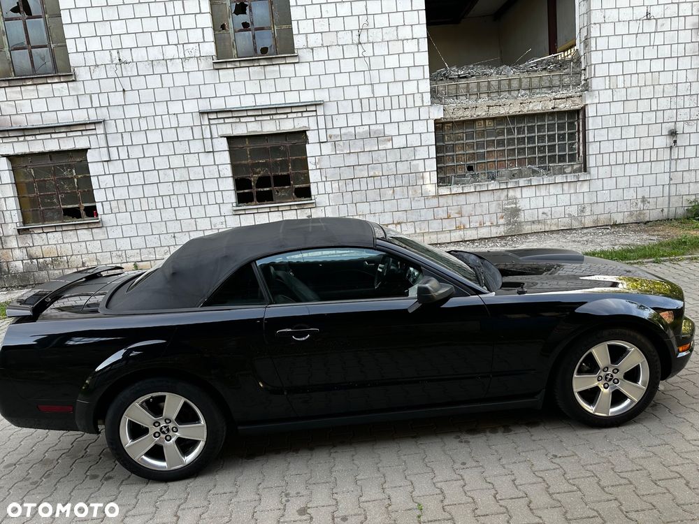 Ford Mustang - 4