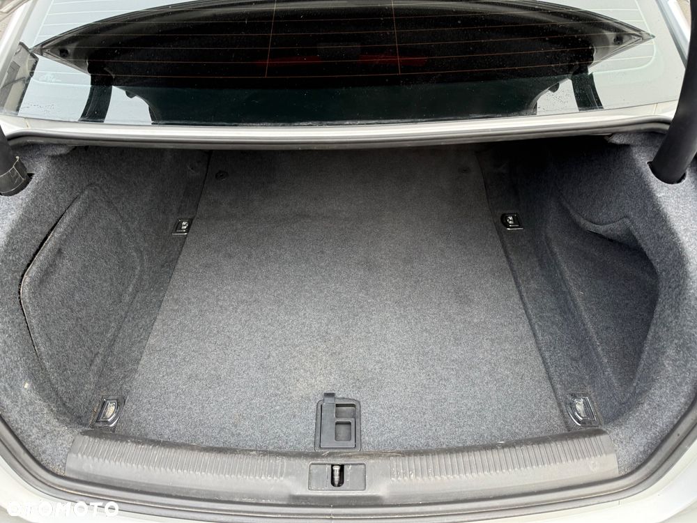 Audi A4 Limousine - 7
