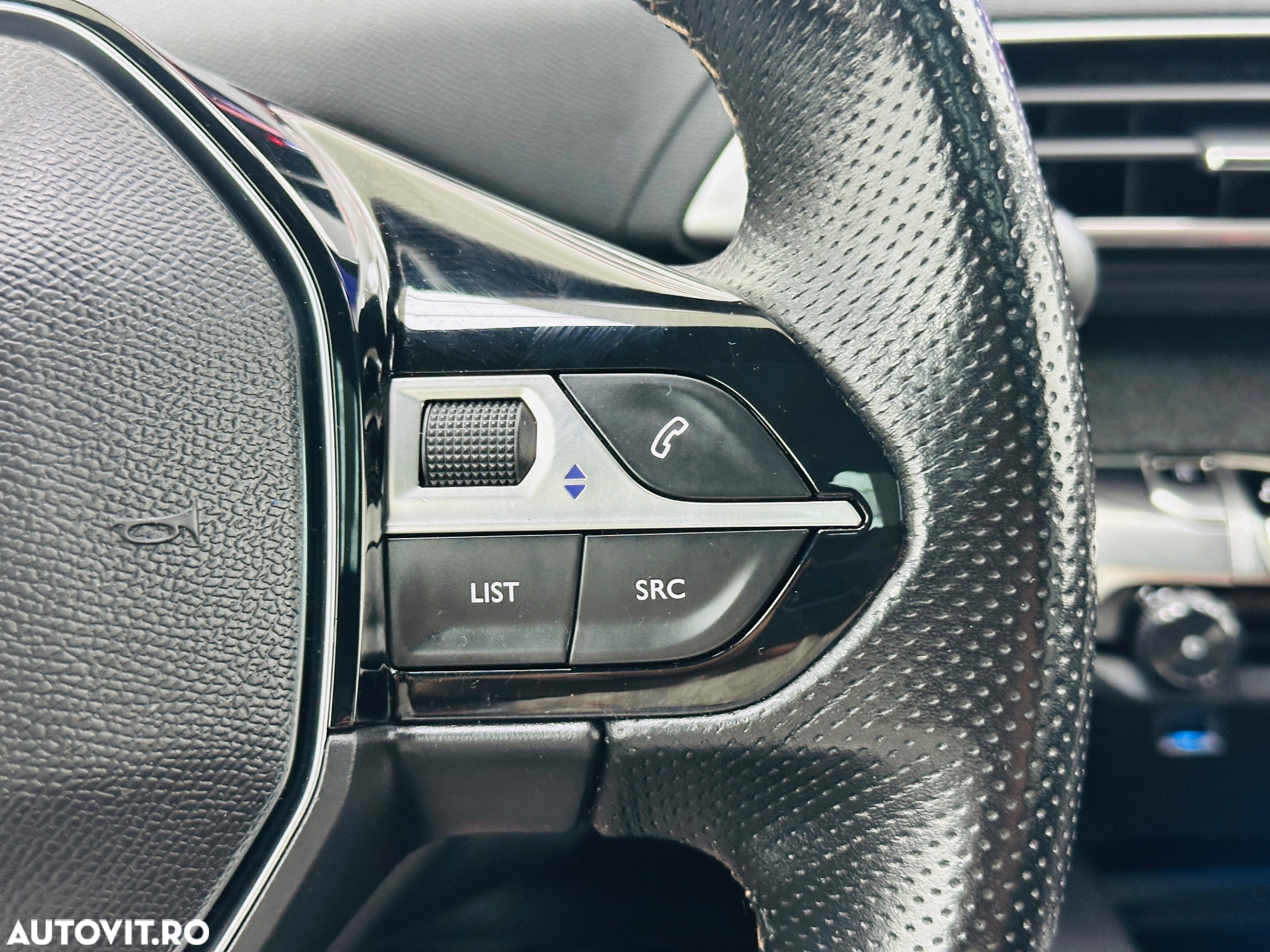 Peugeot 3008 PureTech 130 Stop & Start GPF Allure Pack - 31