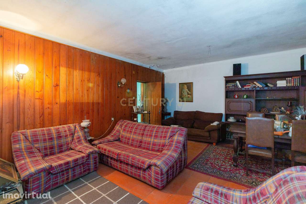 Moradia para Recuperar em Marinha Grande - Grande imagem: 2/14