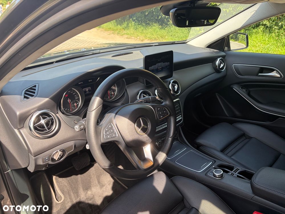 Mercedes-Benz GLA 250 4-Matic - 12