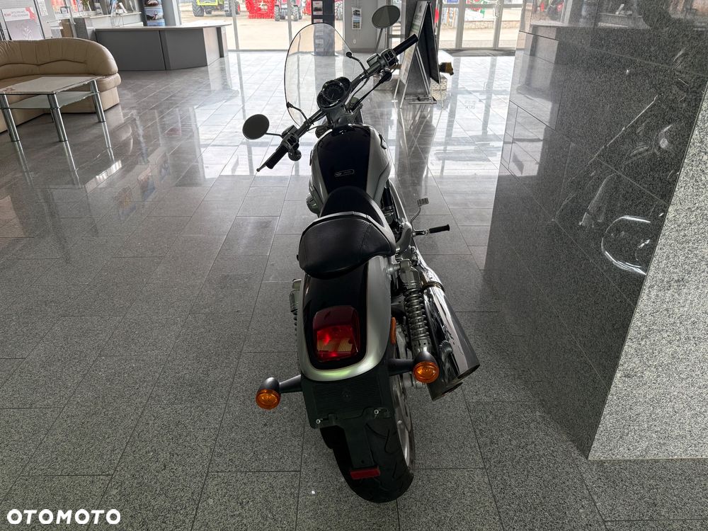 Harley-Davidson V-Rod Street Rod - 6