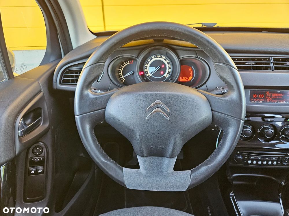 Citroën C3 1.2 PureTech Exclusive - 26