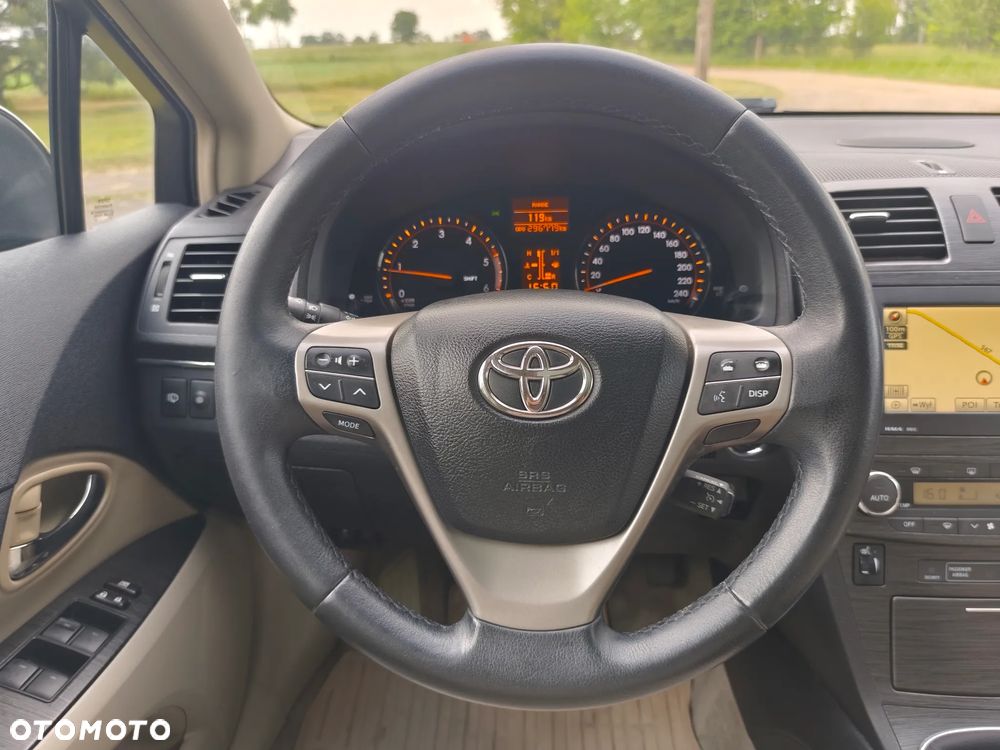 Toyota Avensis 2.2 D-4D Sol - 20