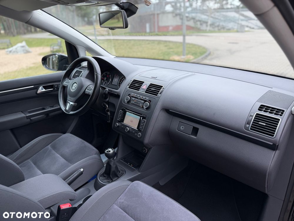 Volkswagen Touran 2.0 TDI Highline - 20