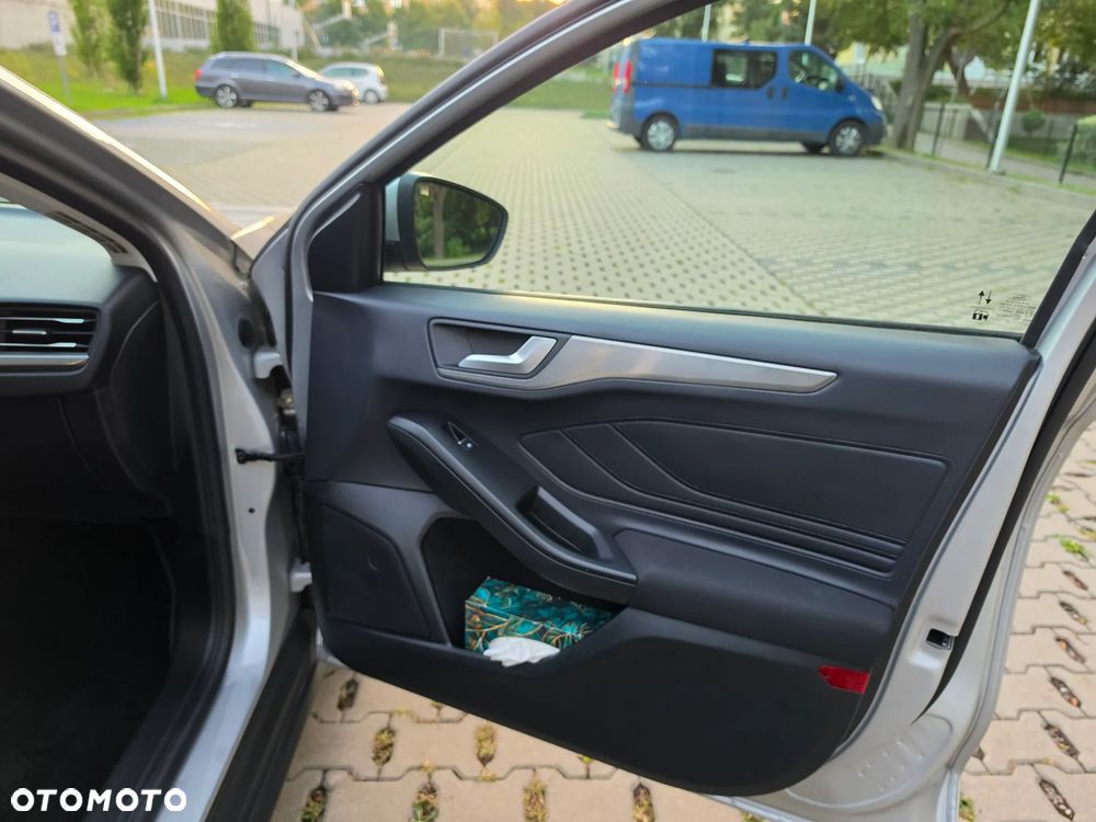 Ford Focus 1.0 EcoBoost Hybrid TITANIUM X - 21