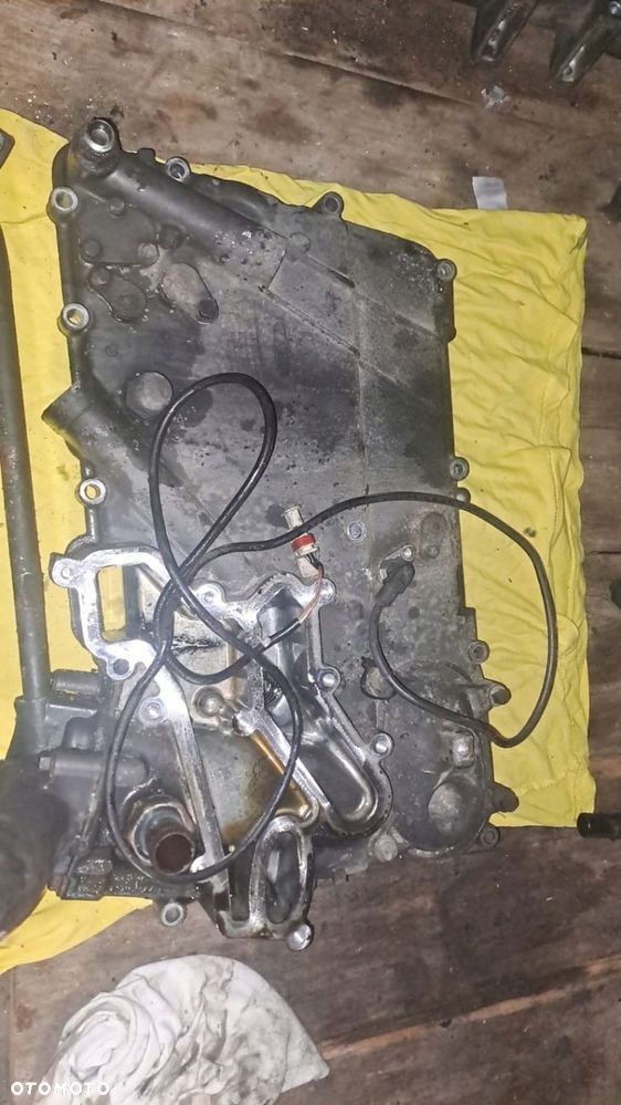 SCANIA R PDE 400 440 480 obudowa chłodnicy oleju - 1