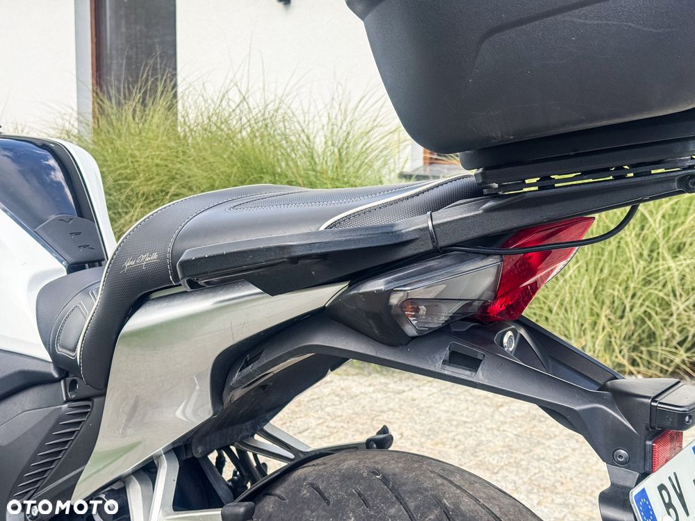 Honda VFR - 21
