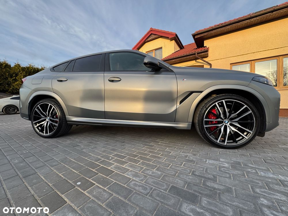 BMW X6 xDrive40i - 11