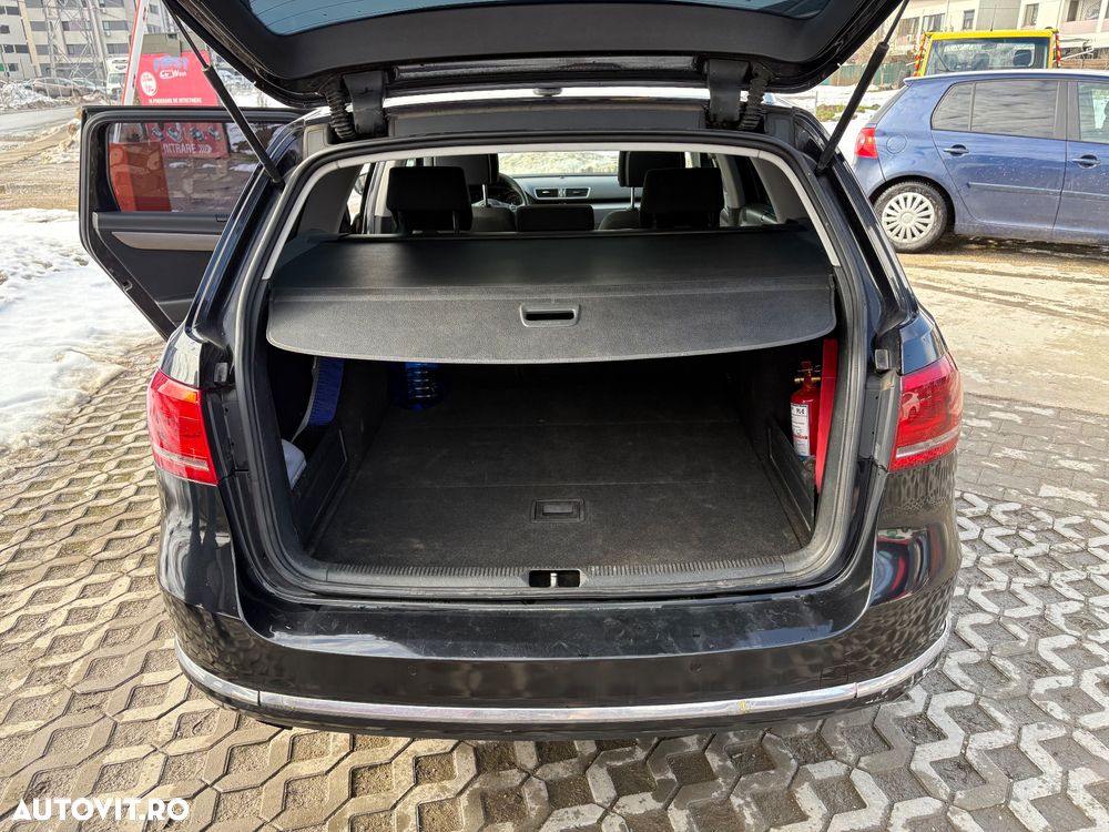 Volkswagen Passat - 11