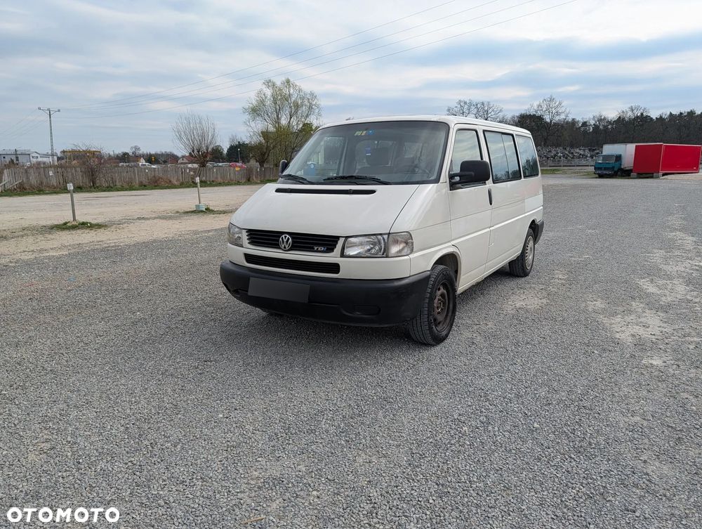 Volkswagen Caravelle - 2