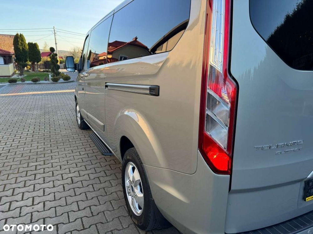 Ford Tourneo Custom - 23