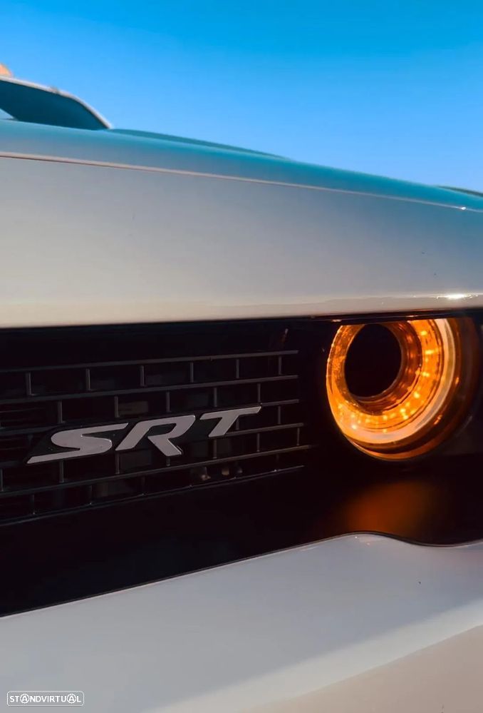 Dodge Challenger Auto SRT Hellcat - 19