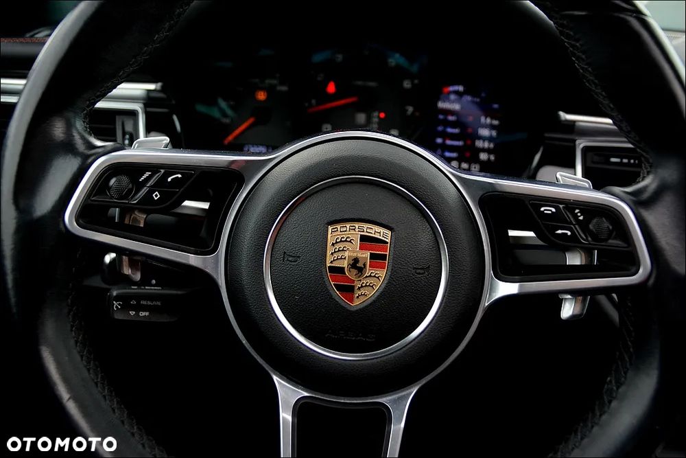 Porsche Macan Standard - 30