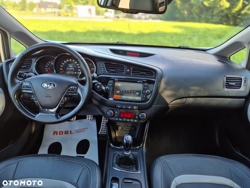 Kia Ceed - 25