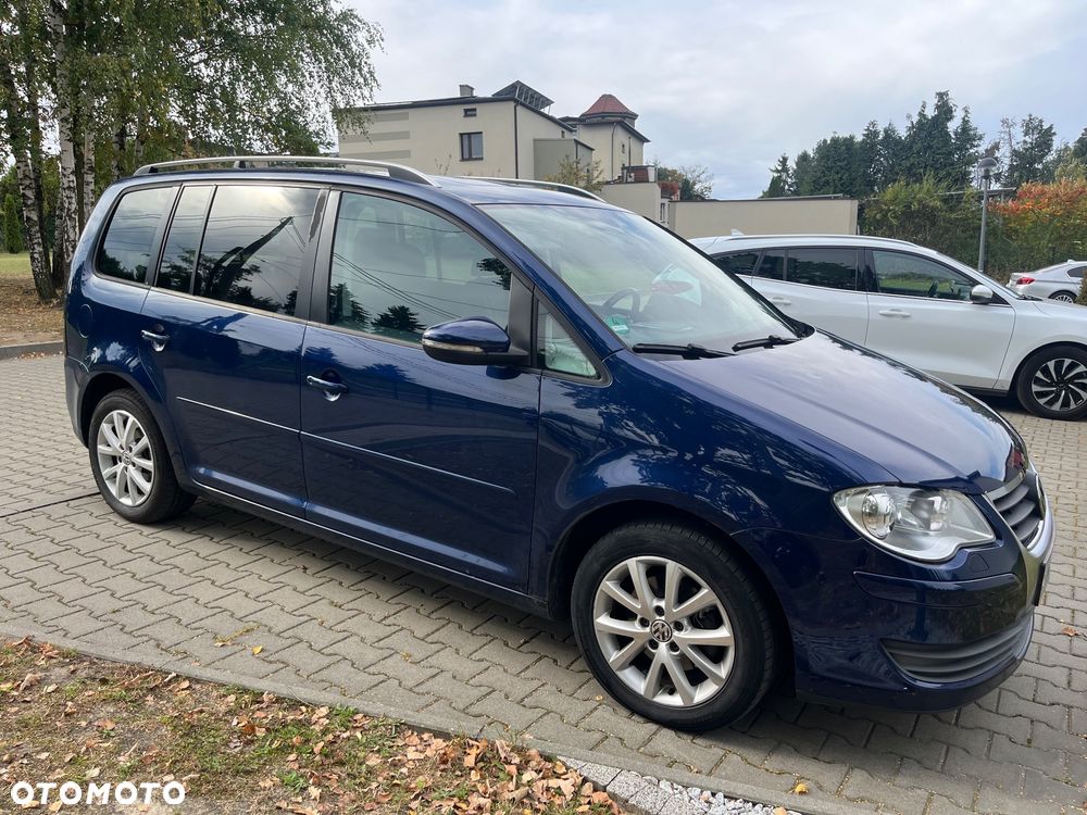 Volkswagen Touran - 16