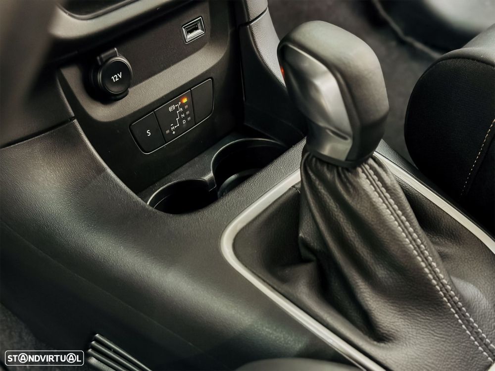 Citroën C3 1.2 PureTech Shine Pack EAT6 - 11