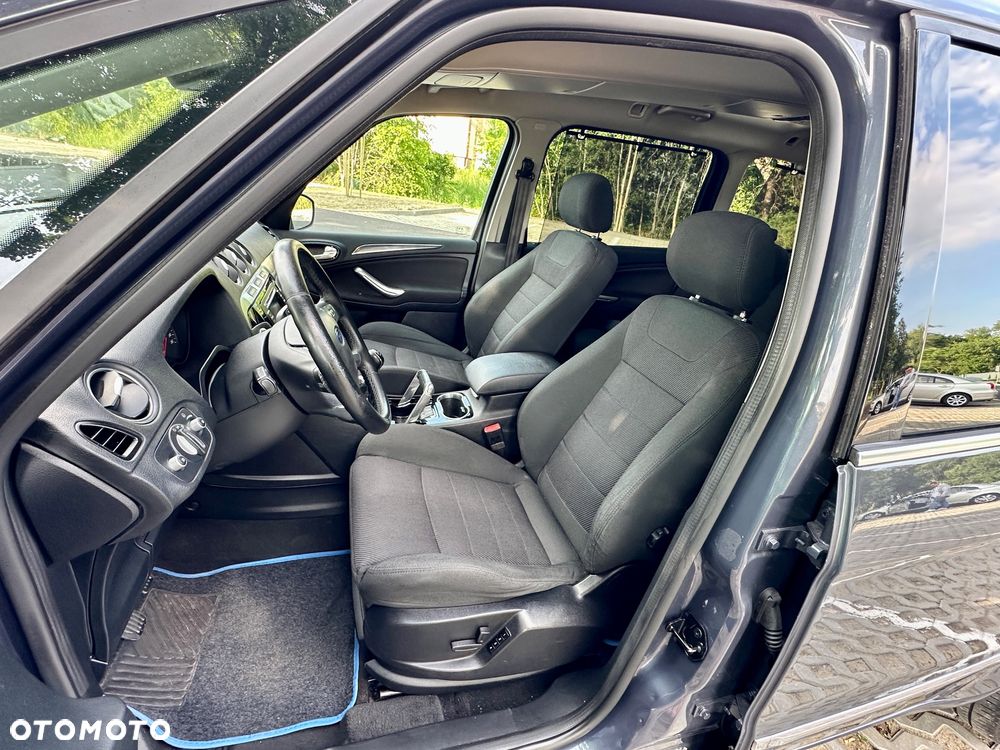 Ford Galaxy 2.0 TDCi DPF Business Edition - 32