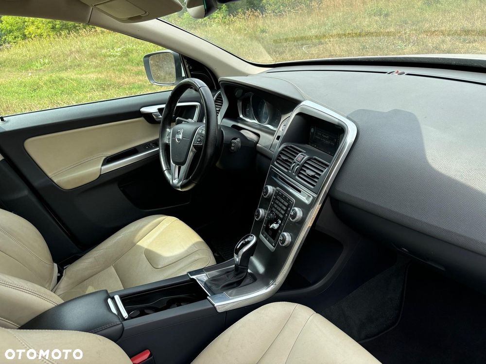 Volvo XC 60 T6 AWD Drive-E Momentum - 17
