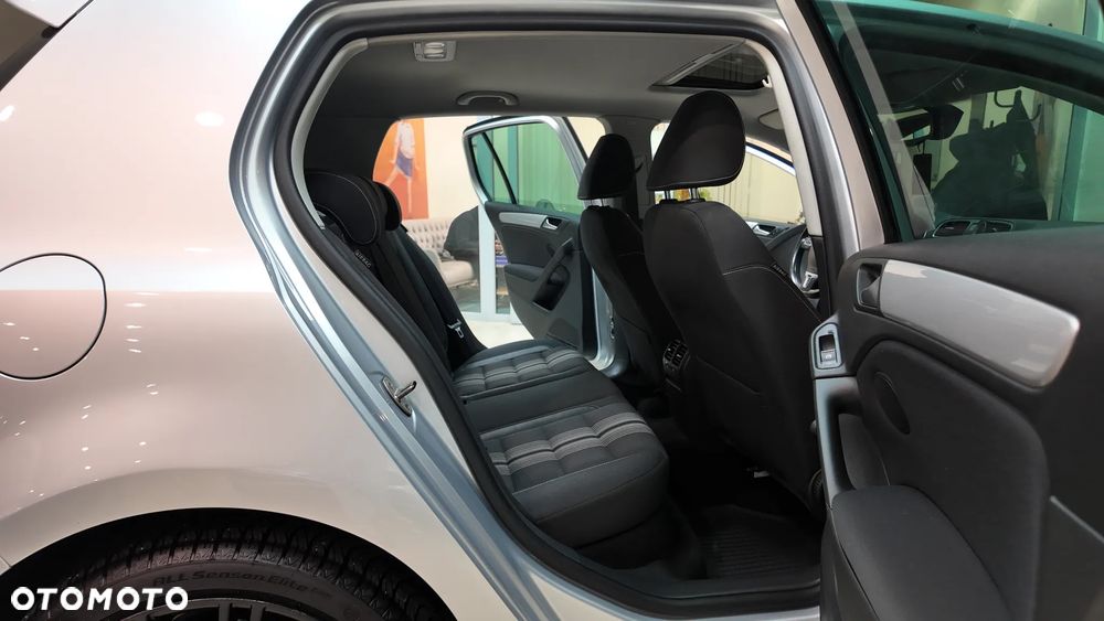 Volkswagen Golf 2.0 TDI DPF BlueMotion Technology DSG MATCH - 31