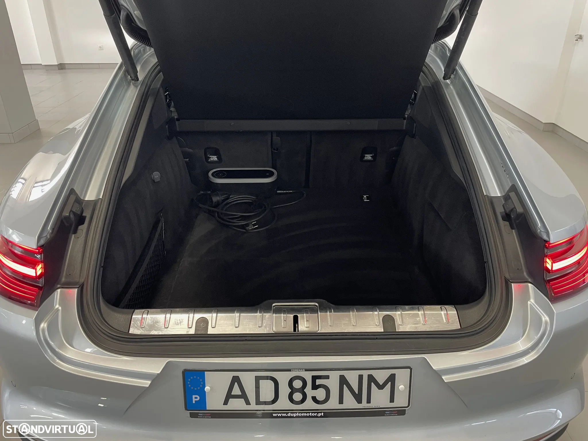 Porsche Panamera 4 E-Hybrid - 24