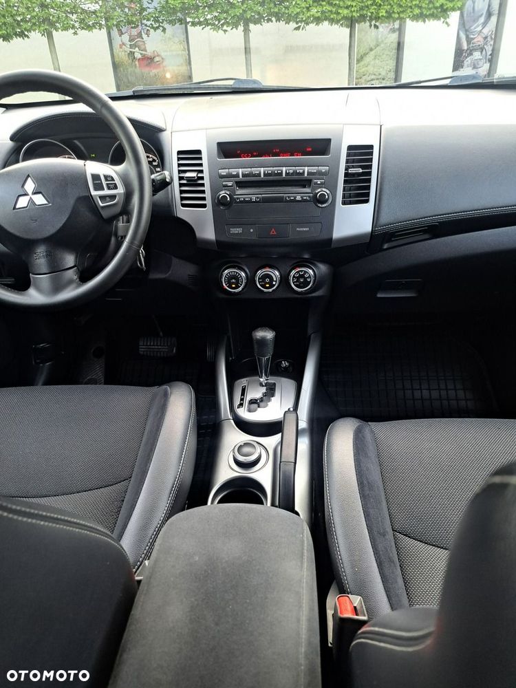 Mitsubishi Outlander - 19