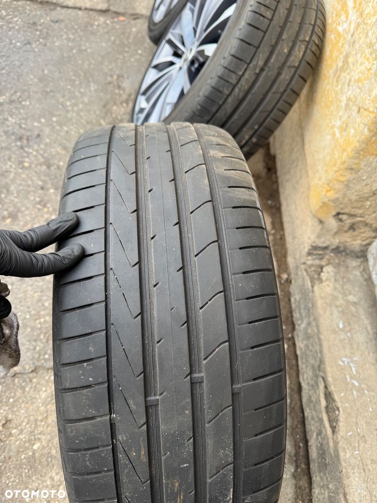 Kompletne opony Skoda Superb 3 Trinity 8x19 5x112 ET44 antracyt Hankook 235/40 R19 - 15