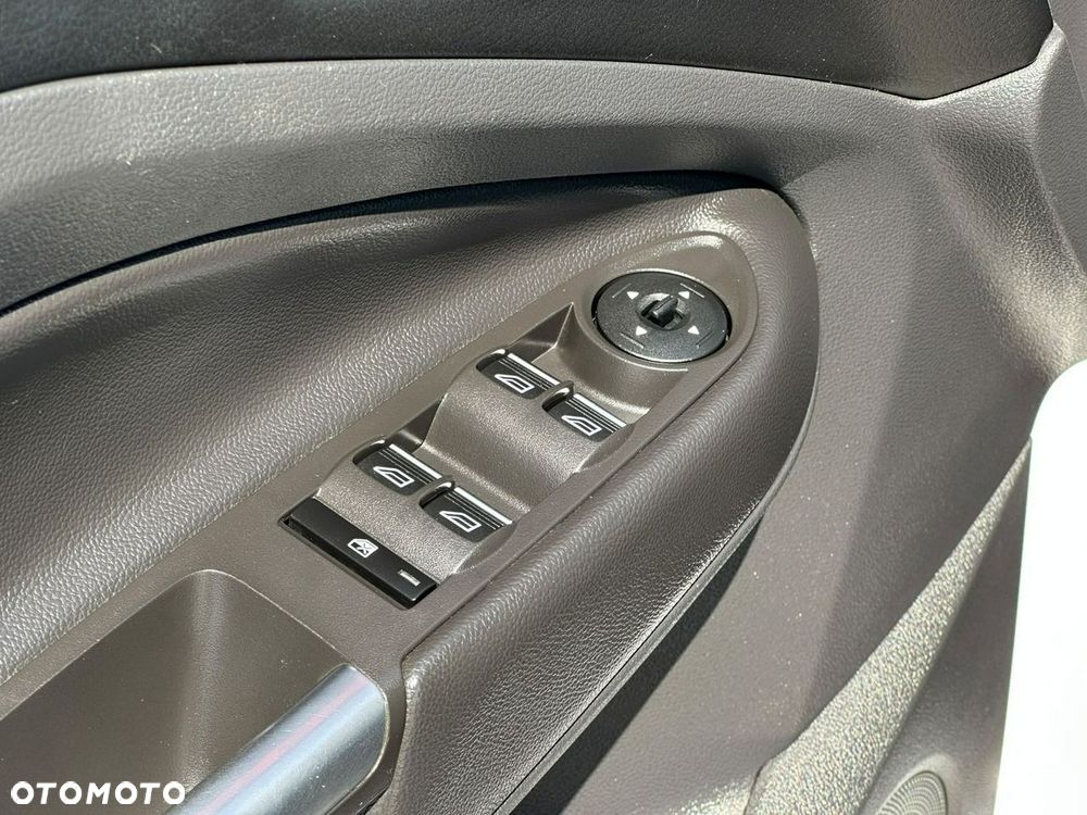 Ford Kuga 1.5 EcoBoost 2x4 Cool & Connect - 28