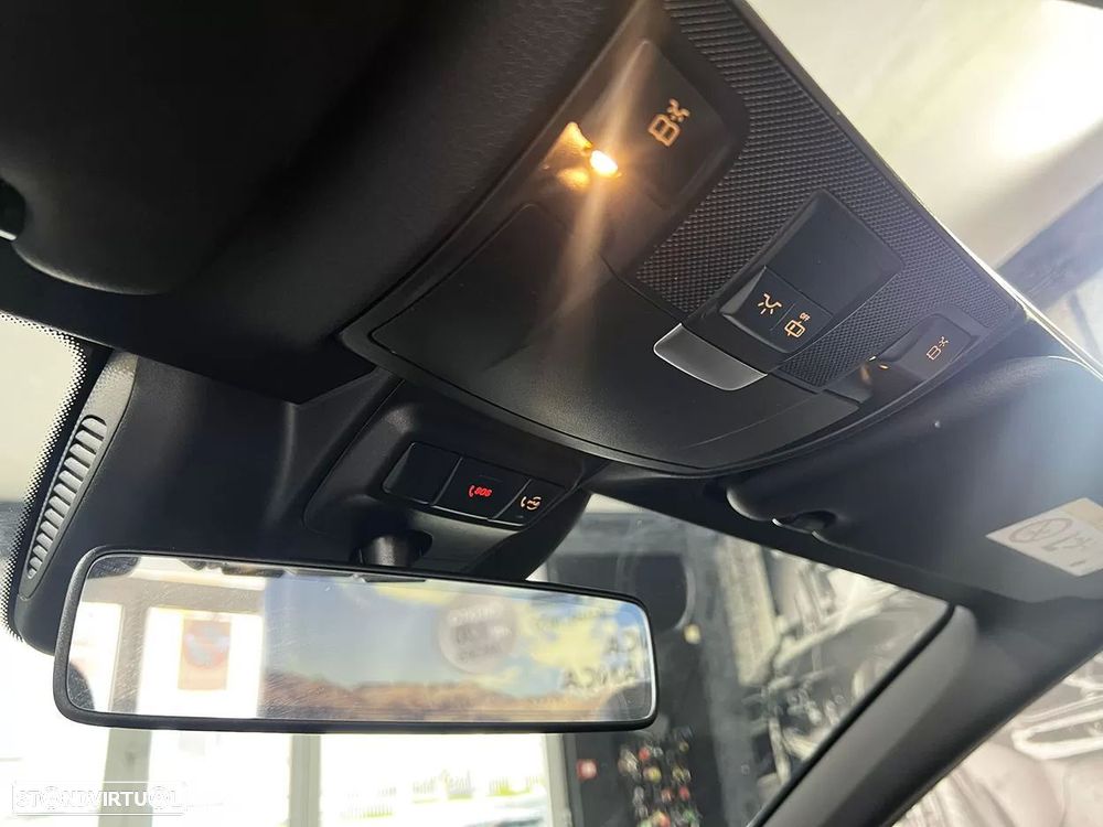 Mercedes-Benz C 180 Cabrio AMG Line - 24