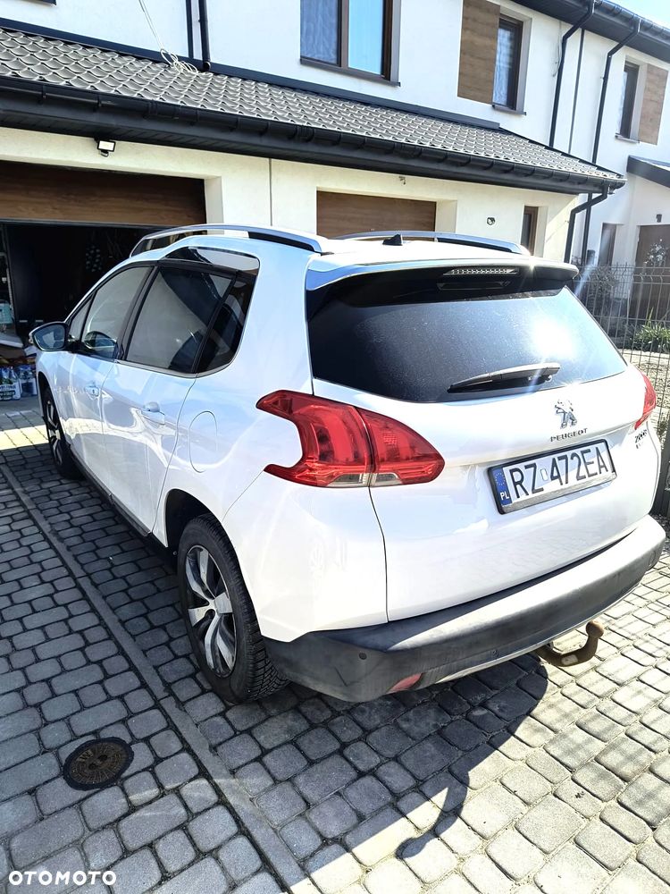 Peugeot 2008 1.2 Pure Tech Allure S&S - 5
