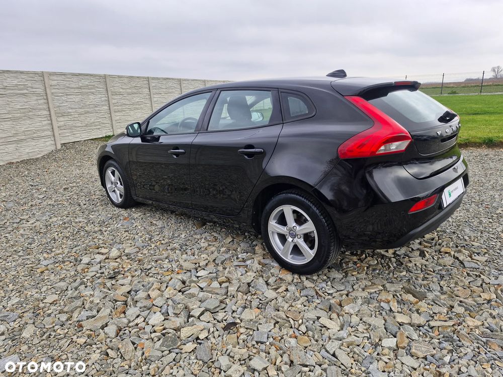Volvo V40 - 16