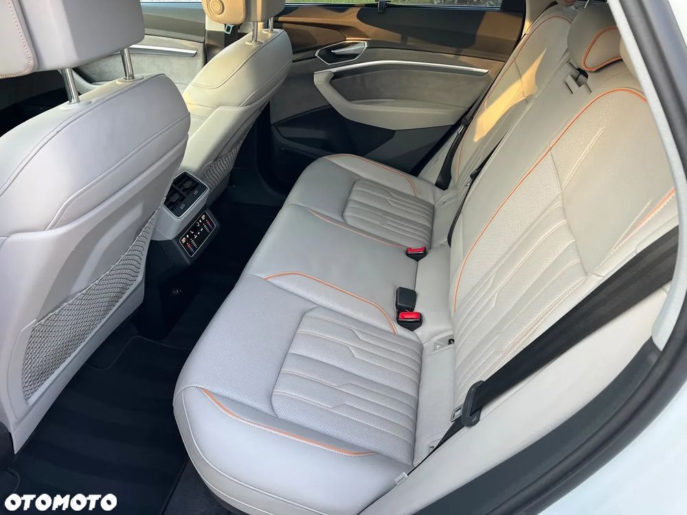 Audi e-tron 55 Quattro S Line - 34