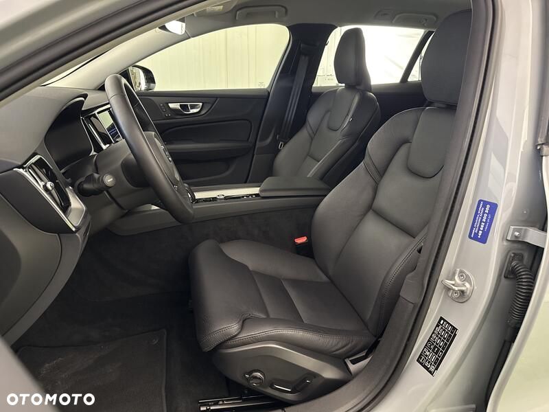 Volvo V60 B3 B Plus Dark - 11