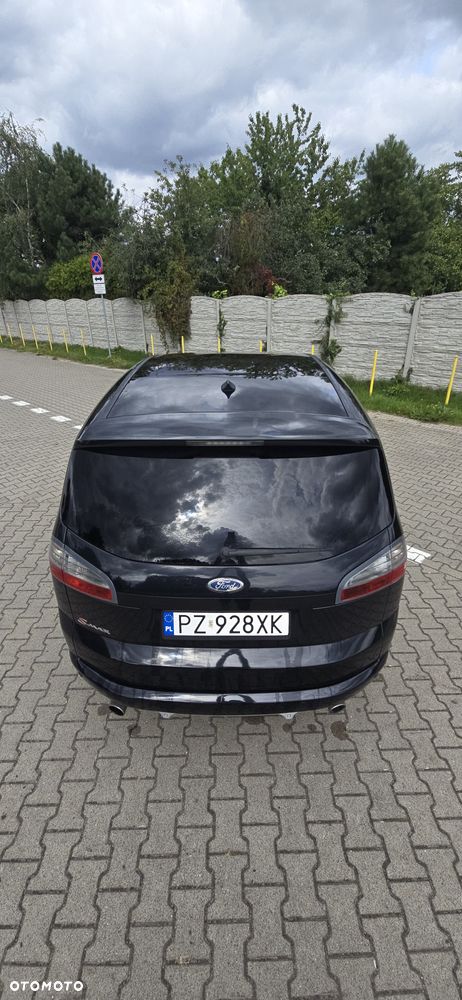 Ford S-Max - 17