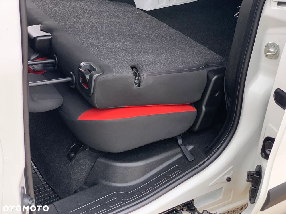 Fiat DOBLO MAXI SX DYNAMIC+ KOMBI VAN MINIBUS WZMOCNIONY 5cio osobowy N1 Homologacja cięż. HAK wpinany, Bagażnik dachowy, Alarm, Parktroniki, Halogeny, Podgrzewane fotele, Koła 16' MOCNY SILNIK 1.6 MultiJet, Emisja spalin Euro6, Skrzynia biegów 6cio stopniowa! - 15