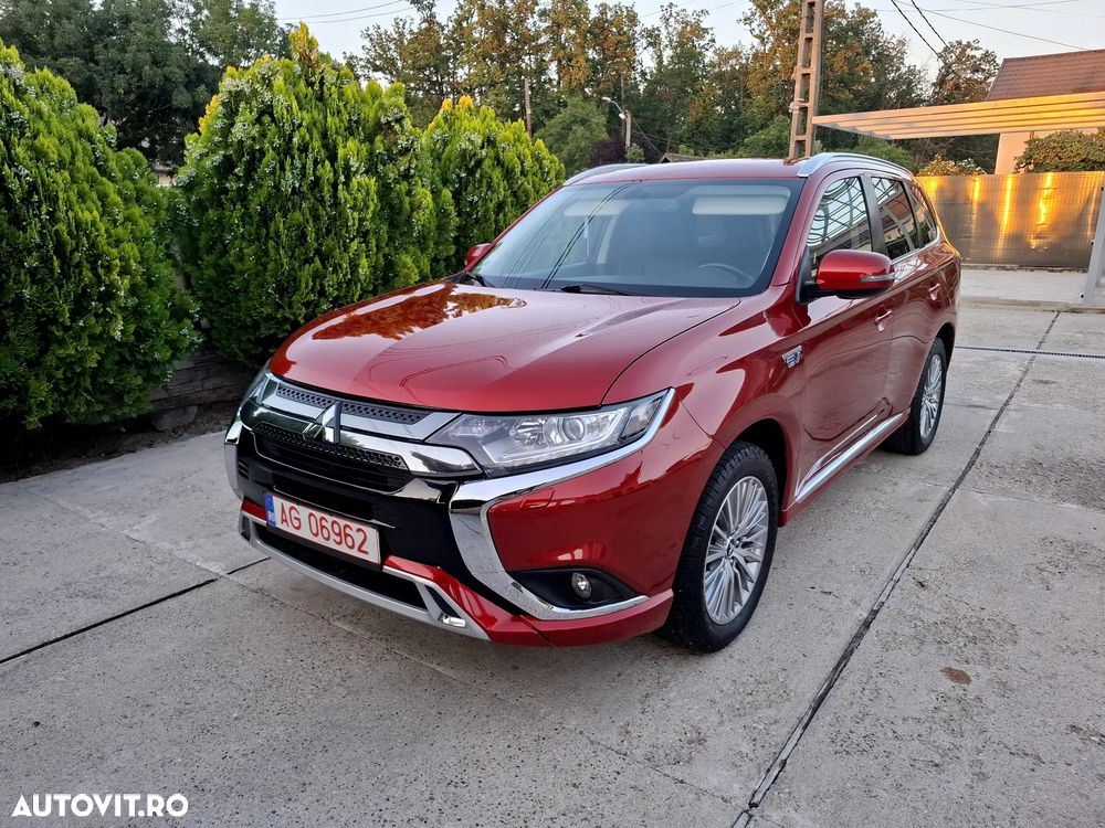 Mitsubishi Outlander - 1