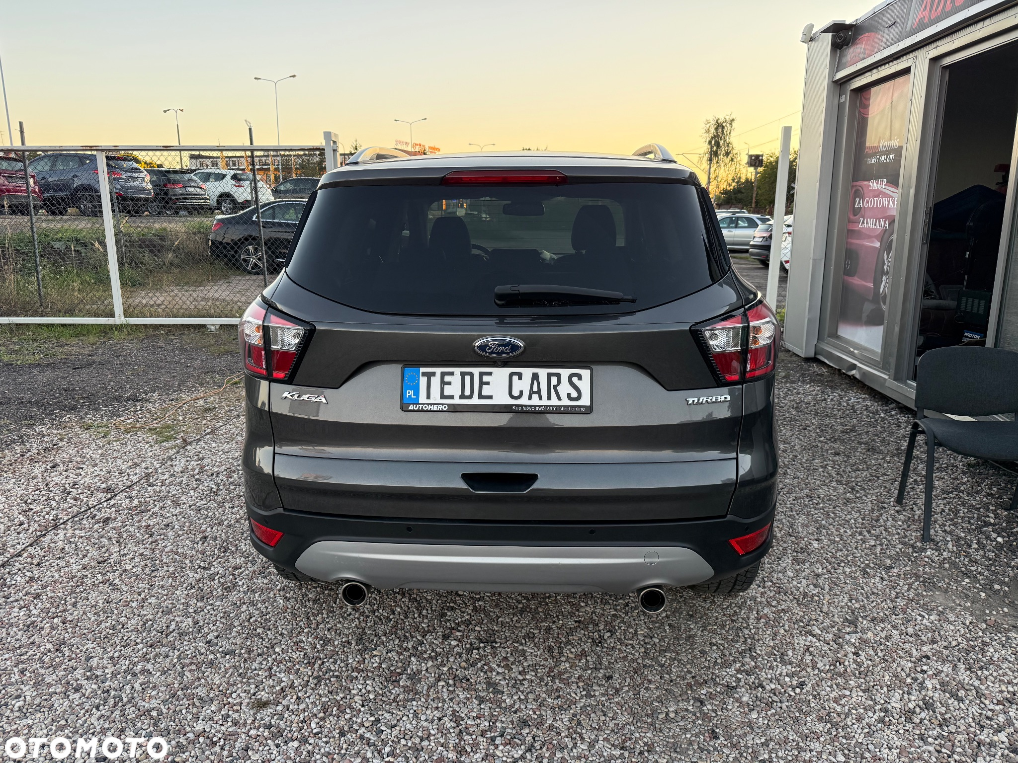 Ford Kuga 1.5 EcoBoost 2x4 Titanium - 4