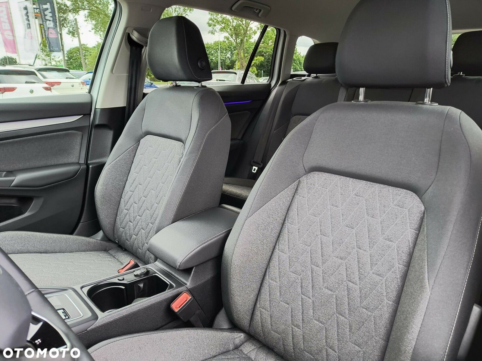 Volkswagen Golf - 10