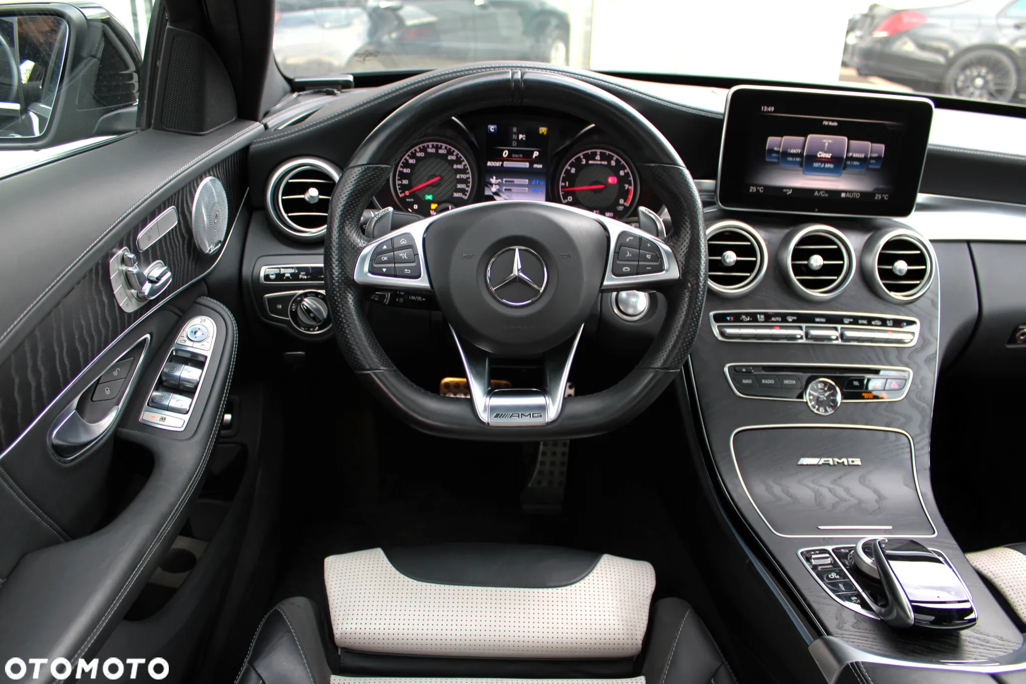 Mercedes-Benz Klasa C AMG 63 AMG Speedshift 7G-MCT - 12