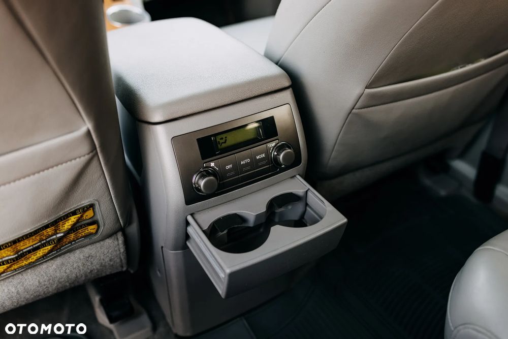 Toyota Highlander - 16