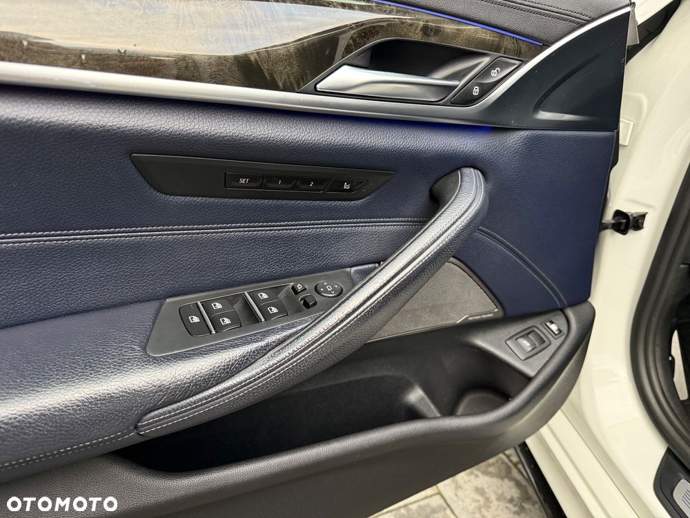 BMW Seria 5 520e M Sport sport - 12