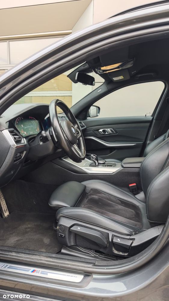 BMW Seria 3 320d xDrive Edition M Sport Shadow - 21