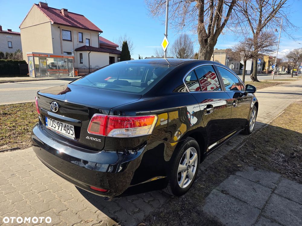 Toyota Avensis 1.8 Comfort - 6