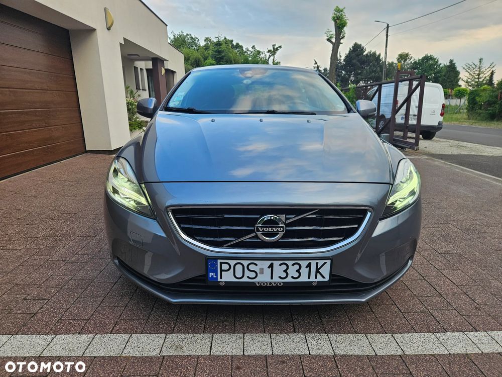 Volvo V40 D2 Momentum - 1
