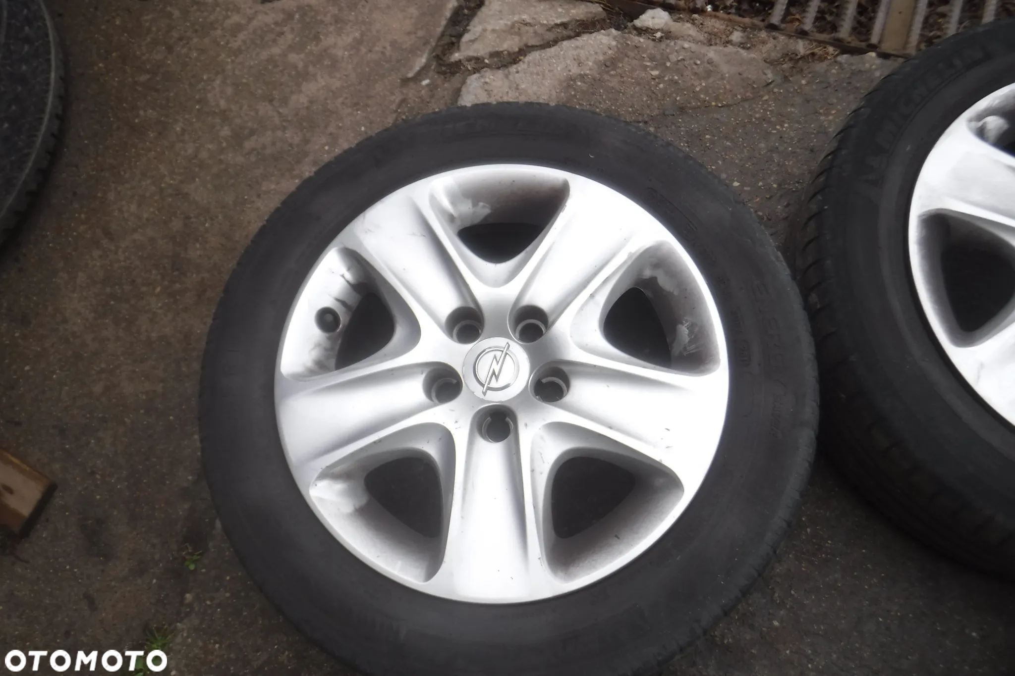 Opel  Meriva B Zafira B Astra Vectra Felga 2160131 felgi 5X110 16 opony ET39 6.5" kolpaki - 4