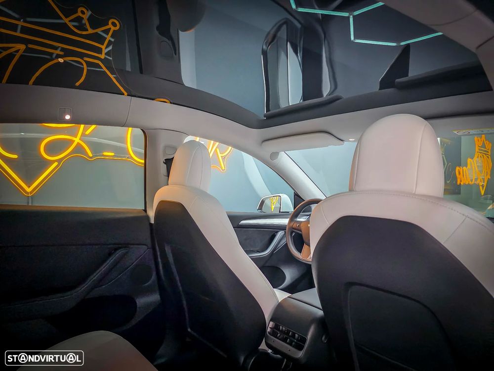 Tesla Model Y Long Range Dual Motor AWD - 18
