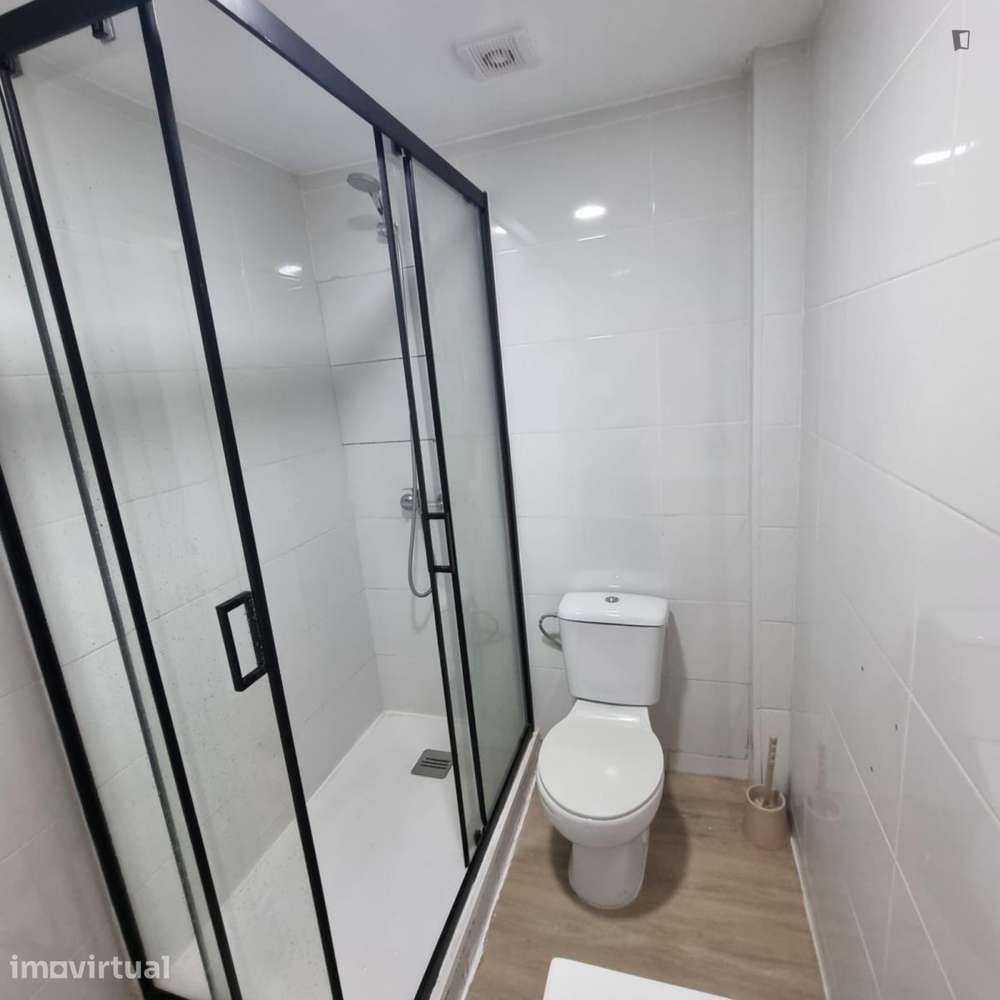 Quarto - localizado em Picoas Lisbon - Grande imagem: 3/19